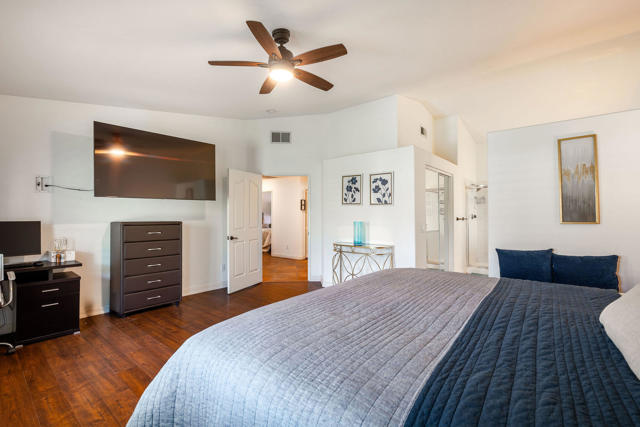 47845 Via Firenze, La Quinta CA: https://media.crmls.org/mediaz/a88ed633-b433-4d98-a549-a4ea4925695e.jpg