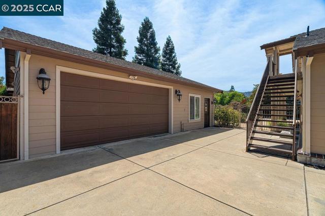 221 El Sobrante Dr, Danville CA: https://media.crmls.org/mediaz/a88f0494-ae26-4c12-ad4b-01f6c41f5a10.jpg