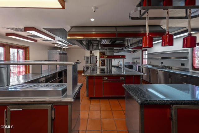 Detail Gallery Image 45 of 75 For 2940 Kuehner Dr, Simi Valley,  CA 93063 - 57 Beds | 40 Baths