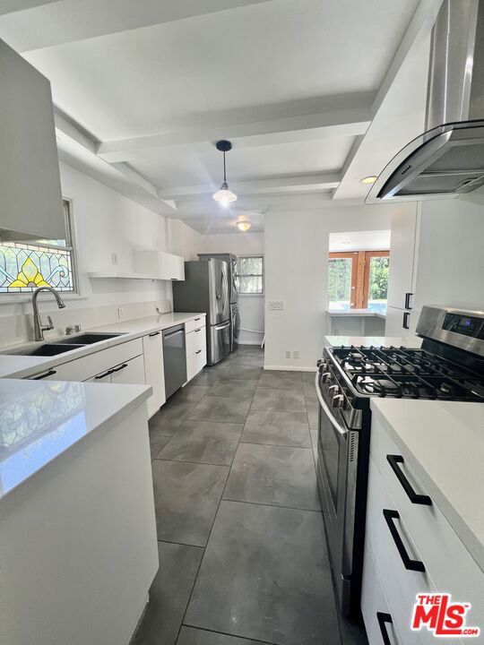 3964 Goodland Place, Studio City CA: https://media.crmls.org/mediaz/a88f6ac0-90af-439f-88af-40cf1b4ced6c.jpg