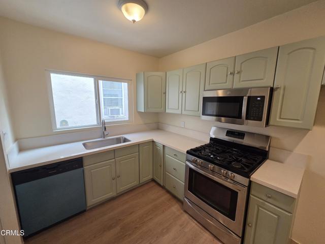 405 S Verdugo Road, Glendale CA: https://media.crmls.org/mediaz/a890145d-3e68-4383-9ea2-0c1788299310.jpg