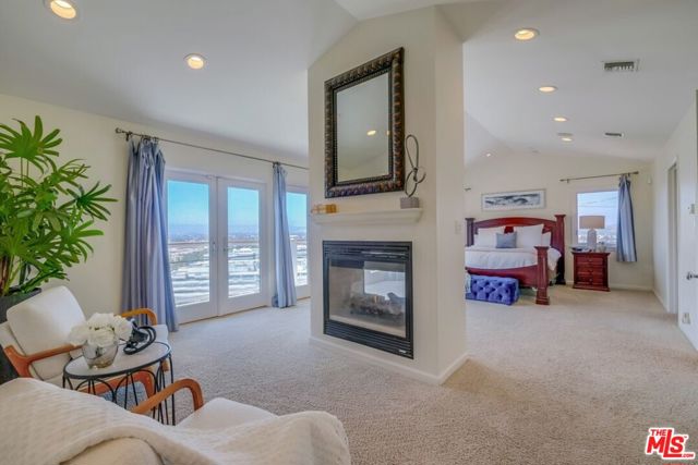 6537 Hedding Street, Los Angeles CA: https://media.crmls.org/mediaz/a890f421-8b48-43f5-b063-b28f4bffb5a1.jpg
