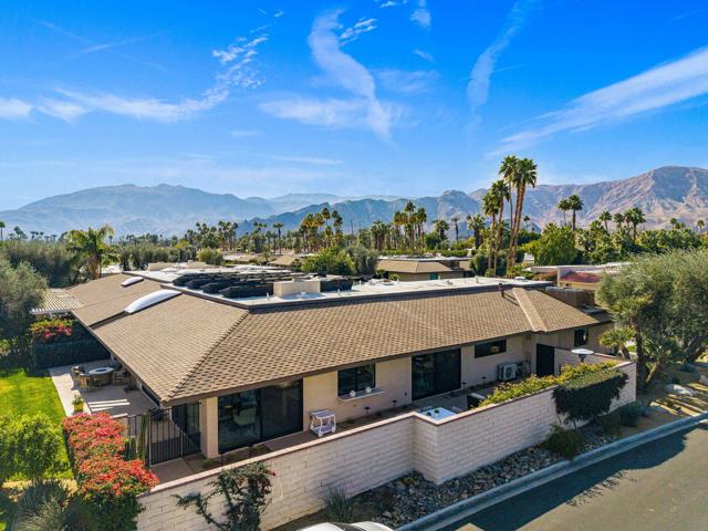 1 Cornell Drive, Rancho Mirage CA: https://media.crmls.org/mediaz/a8911b03-3d91-4148-80bd-9d235633b61d.jpg
