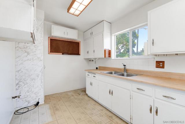4725 Conrad Ave, San Diego CA: https://media.crmls.org/mediaz/a891527b-7cb6-4d2c-a50a-7a05fdd3bd93.jpg