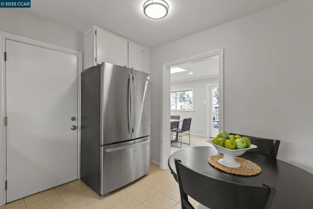 3348 Betty Ln, Lafayette CA: https://media.crmls.org/mediaz/a891b7bf-4640-440f-b136-2a7b6b50dbe2.jpg
