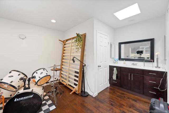 346 El Monte Rd, El Cajon CA: https://media.crmls.org/mediaz/a891d793-303b-434c-b7e3-bedd28c92a9d.jpg