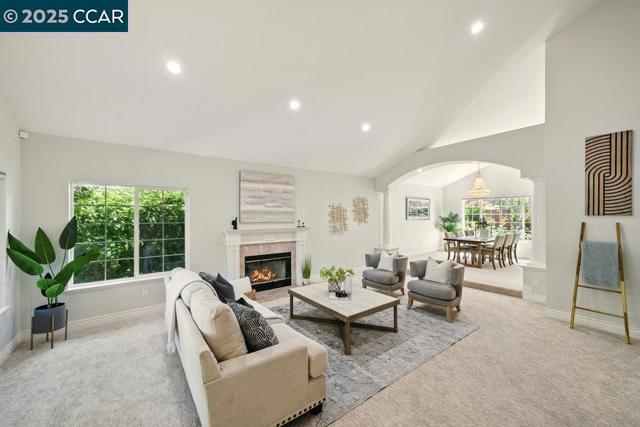 29 Blue Haven Ct, Danville CA: https://media.crmls.org/mediaz/a8924649-b338-4788-b44a-08f3ccf8501f.jpg