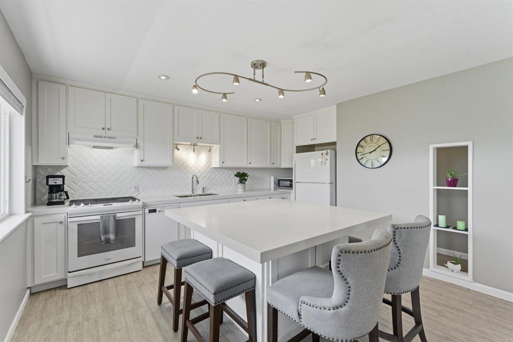 4381 Oregon Street #6