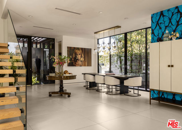 6509 Colgate Avenue, Los Angeles CA: https://media.crmls.org/mediaz/a892c894-5f40-43a5-a581-7baa6a0788e4.jpg