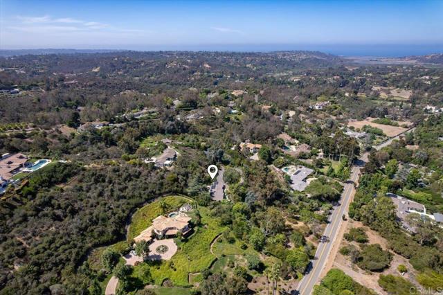 5125 El Secreto, Rancho Santa Fe CA: https://media.crmls.org/mediaz/a893965f-2d73-4a8f-91f2-603d686b862e.jpg
