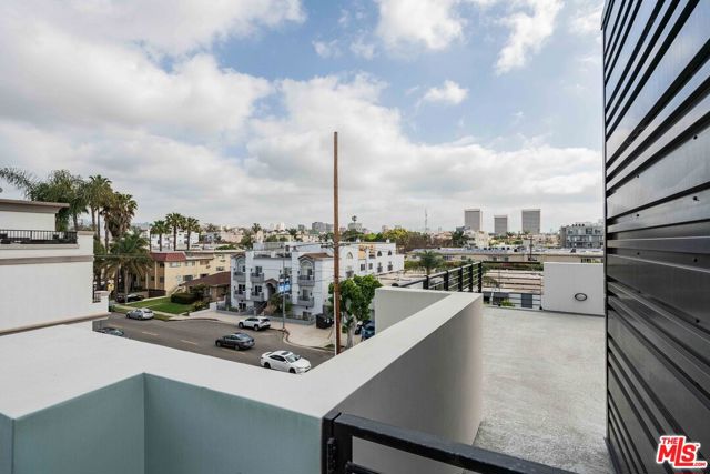 1729 S Barrington Avenue, Los Angeles CA: https://media.crmls.org/mediaz/a893e0b6-f754-478d-9cb9-7dca15067bb1.jpg