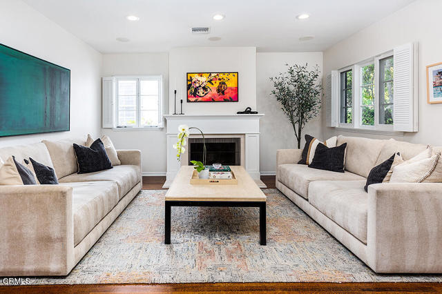 185 Glen Summer Road, Pasadena CA: https://media.crmls.org/mediaz/a89410cb-767a-4397-827e-86c2b0e4afc2.jpg