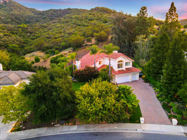 32834 Barrett Drive, Westlake Village CA: https://media.crmls.org/mediaz/a89444d2-032a-4465-805e-948d5b6cc344.jpg