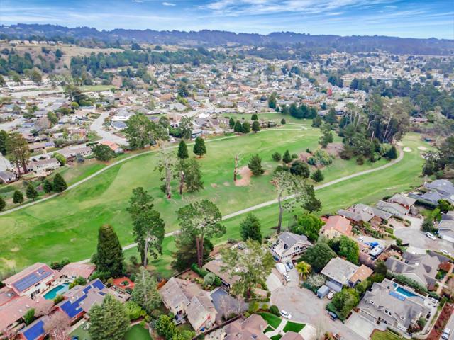 135 Seabreeze Place, Aptos CA: https://media.crmls.org/mediaz/a8944913-6973-44f8-aaab-c1e36369f608.jpg