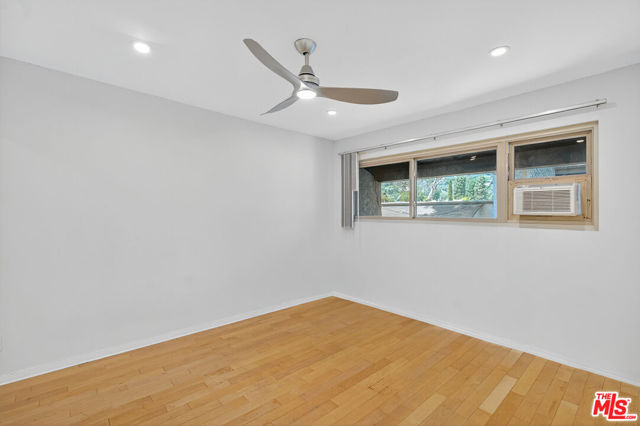 394 S MIRALESTE Drive, San Pedro CA: https://media.crmls.org/mediaz/a8948010-6076-4845-97a0-337646a5e617.jpg