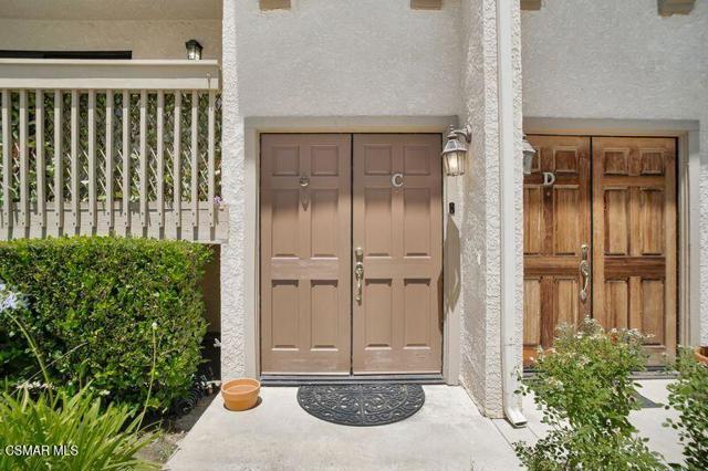 26008 Alizia Canyon Drive, Calabasas CA: https://media.crmls.org/mediaz/a89519e8-532b-471f-8db9-76076f8e80d0.jpg