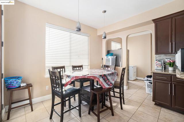 3238 Panda Ct, Antioch CA: https://media.crmls.org/mediaz/a8954f5c-26df-4654-8cc7-e3f6b834fddc.jpg