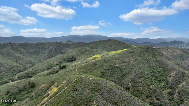 4968 Princess Drive, Agoura Hills CA: https://media.crmls.org/mediaz/a895d9e3-7994-426e-93dc-50152723c9c3.jpg