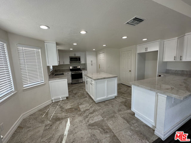 4833 Astuto Drive, Palmdale CA: https://media.crmls.org/mediaz/a8962cfb-b0e2-4e41-af4d-c57713f26f6f.jpg