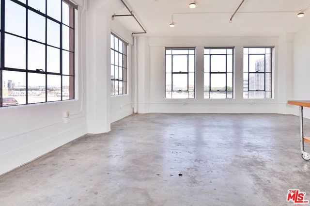 315 E 8th Street, Los Angeles CA: https://media.crmls.org/mediaz/a89633fd-340b-4f77-b675-88bca7c22c74.jpg