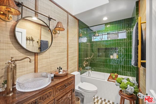 2365 Old Topanga Canyon Road, Topanga CA: https://media.crmls.org/mediaz/a896544a-5327-4e96-b2df-0f120055af59.jpg