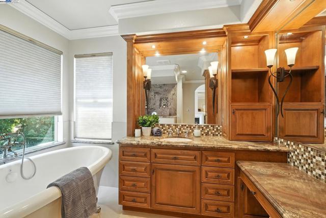 304 Dillon Court, Roseville CA: https://media.crmls.org/mediaz/a8968e8b-e4dd-4c42-92b2-9e1ff75f42e2.jpg