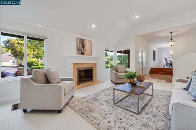 9 Irvine Drive, Moraga CA: https://media.crmls.org/mediaz/a8977c87-5dbd-4ec4-b5a1-1d490bbc5a72.jpg