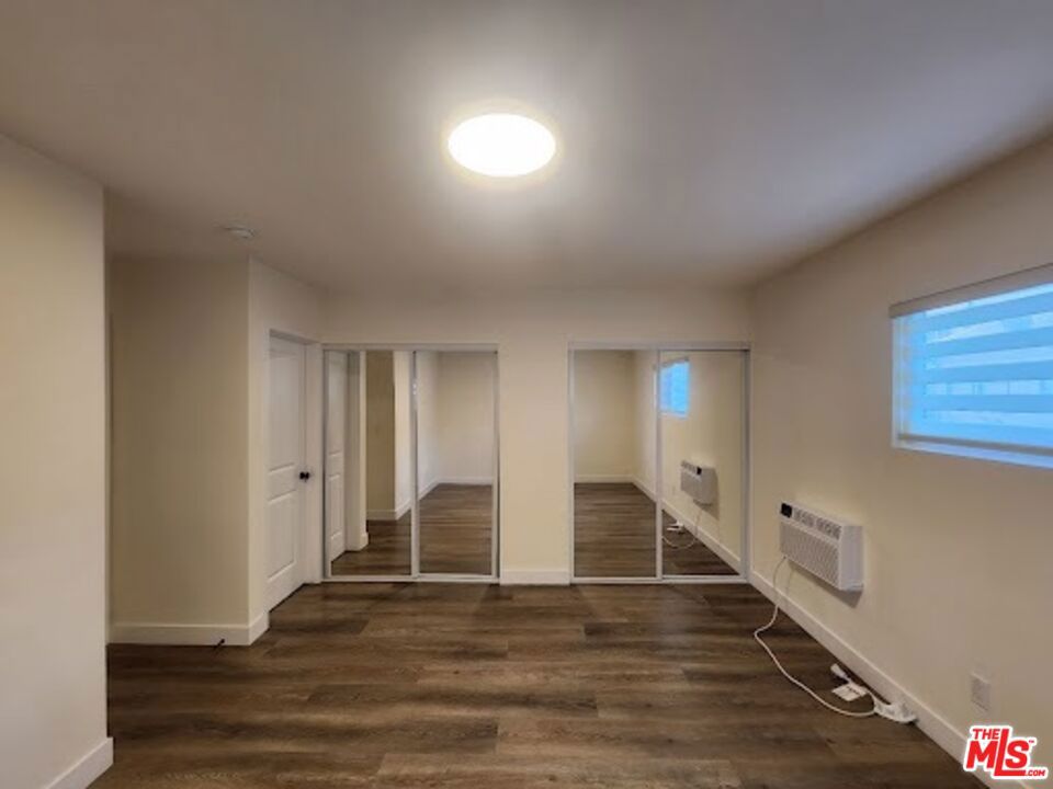 https://media.crmls.org/mediaz/a8989ce7-564c-47d9-a481-6b42ec100d58.jpg?preset=X-Large