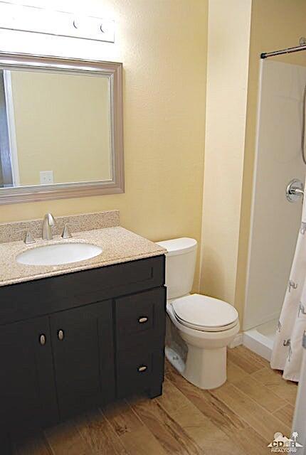 Image 15 of 22 For 43376 Cook Street 87