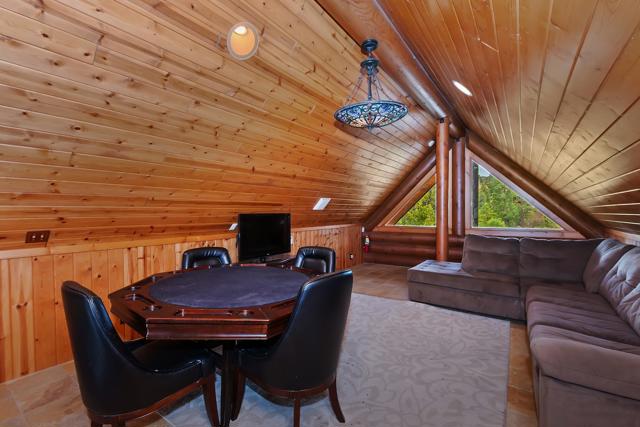 42400 Eagle Ridge, Big Bear CA: https://media.crmls.org/mediaz/a899cd75-0ec0-4340-9547-1a49d5ee0f1f.jpg