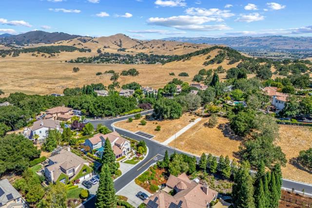 2393 Banyan Street, Gilroy CA: https://media.crmls.org/mediaz/a899fcbc-cf57-4c0d-9f9e-c13e3ef45d4e.jpg