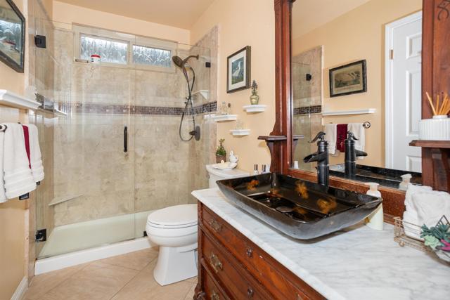 1564 Via Brisa Del Lago, San Marcos CA: https://media.crmls.org/mediaz/a89a29f1-77b5-4ede-99c7-893a6712c257.jpg