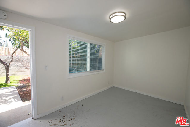 11750 Tennessee Avenue, Los Angeles CA: https://media.crmls.org/mediaz/a89a4ad0-4fe7-46b8-94c0-c40b46aa7925.jpg