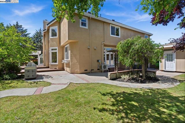318 Montoya Way, Danville CA: https://media.crmls.org/mediaz/a89ab70f-5d0e-4fc9-9a2d-9e6d990d8052.jpg