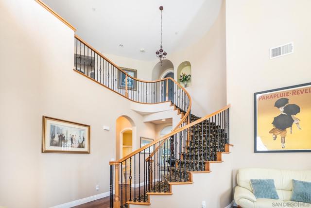 1330 Panorama Ridge Rd, Oceanside CA: https://media.crmls.org/mediaz/a89ba736-5ff0-480d-bb0b-e51c9b835074.jpg