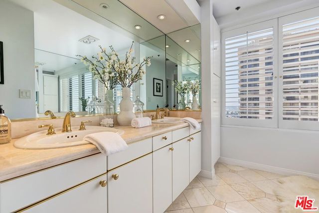 10724 Wilshire Boulevard, Los Angeles CA: https://media.crmls.org/mediaz/a89ba9cf-6292-4b70-8e55-a12d090a2bc7.jpg