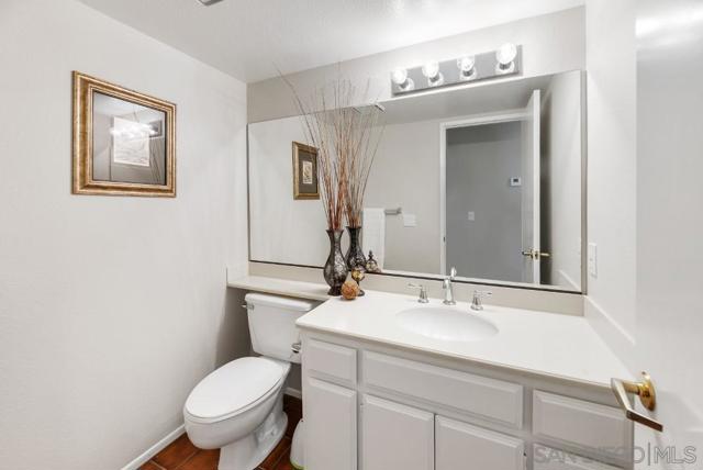 16071 Sun Summit Pt, San Diego CA: https://media.crmls.org/mediaz/a89bd8f3-6282-4c96-a48c-d057a5de54eb.jpg