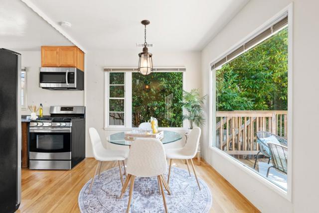 206 Bayview Court, Aptos CA: https://media.crmls.org/mediaz/a89c001d-0473-4dd1-a859-a11e9ea5142b.jpg
