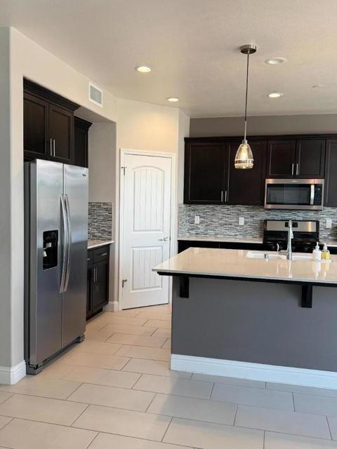 3963 Morris, Clovis CA: https://media.crmls.org/mediaz/a89c6f35-1e51-4a5b-bd28-feeddf35c2e4.jpg