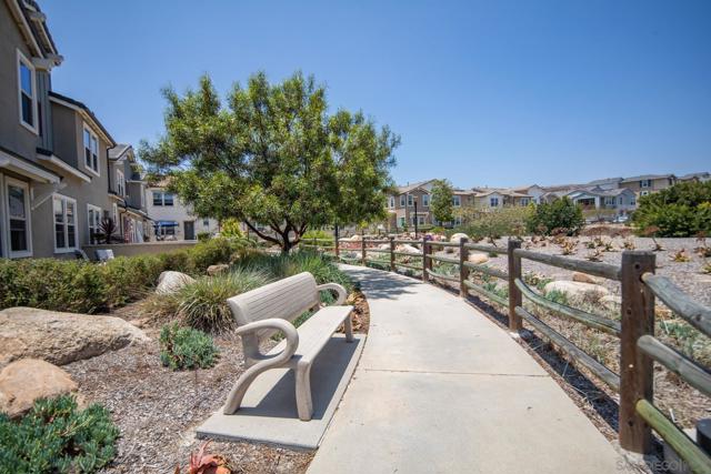 1257 Calle Datura, Chula Vista CA: https://media.crmls.org/mediaz/a89c8376-afb1-4ff0-9297-2d349752c747.jpg