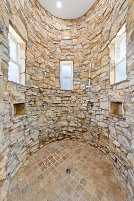Detail Gallery Image 28 of 75 For 1455 Independence Way, Vista,  CA 92084 - 4 Beds | 6 Baths