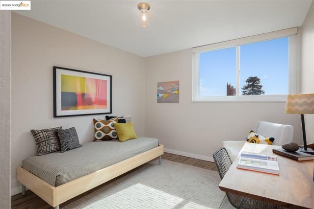 383 Staten Ave, Oakland CA: https://media.crmls.org/mediaz/a89d472d-3ea8-49e6-a5fc-ea7001bc74e9.jpg