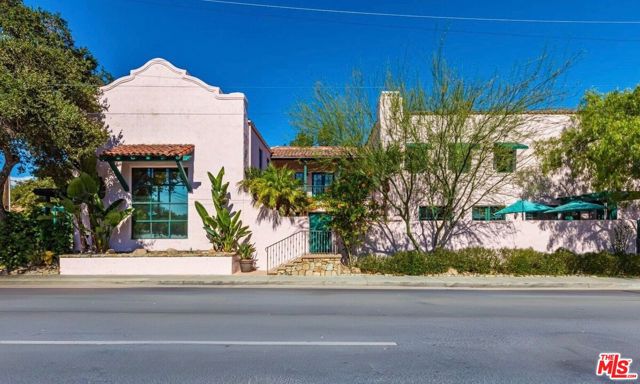 202 Canada Street, Ojai CA: https://media.crmls.org/mediaz/a89d7fda-d621-4209-bbf5-4e76680a78ba.jpg