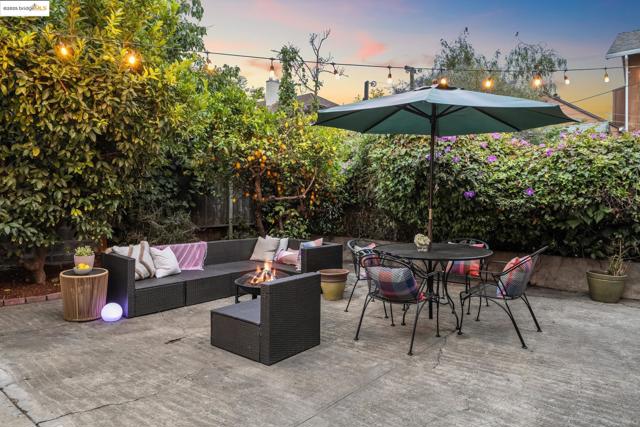 478 43rd St, Oakland CA: https://media.crmls.org/mediaz/a89e8049-2f97-4571-a23c-55a2f244cd9f.jpg