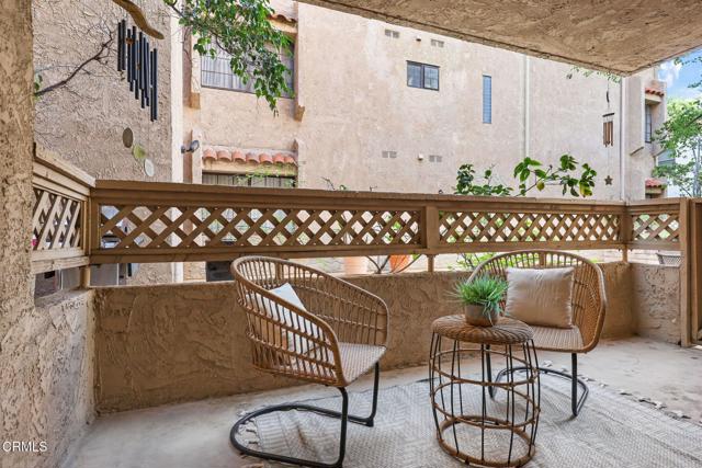 Detail Gallery Image 17 of 37 For 640 S Lake Ave #105,  Pasadena,  CA 91106 - 2 Beds | 2/1 Baths