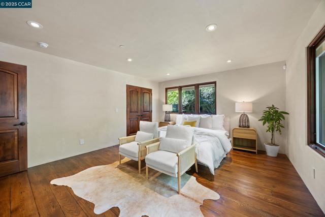 80 Rheem Blvd, Orinda CA: https://media.crmls.org/mediaz/a89ef43c-ac9b-41df-88d7-94213f9ce880.jpg