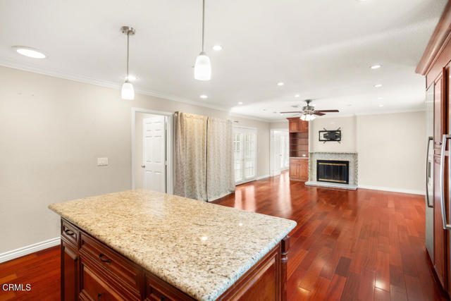 4841 Crown Avenue, La Canada Flintridge CA: https://media.crmls.org/mediaz/a89f4996-cdf9-4ce3-aac4-22052dd58e1c.jpg