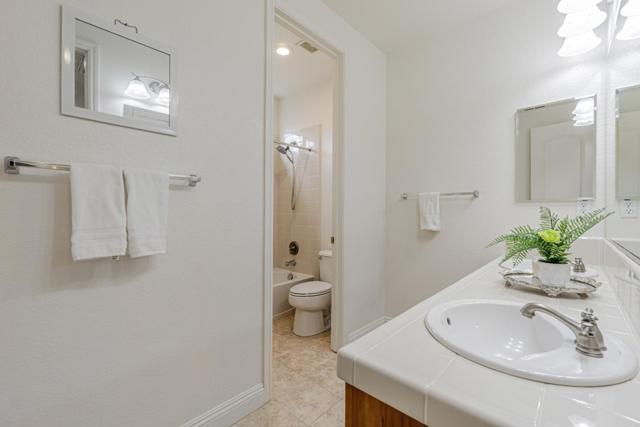 2852 Spanish Bay Drive, Brentwood CA: https://media.crmls.org/mediaz/a89f5ca3-b08e-49e1-a861-e9ce1765ade2.jpg