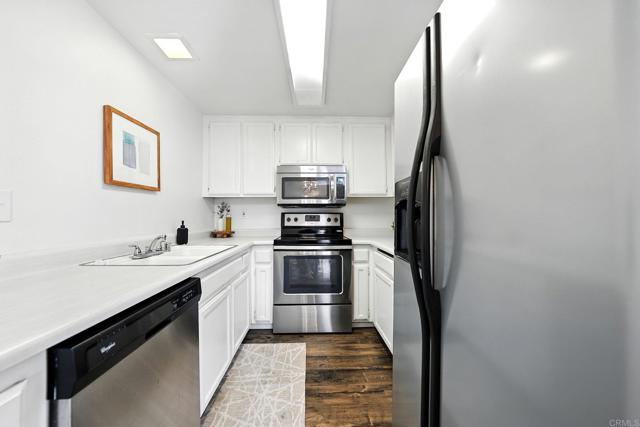 Detail Gallery Image 9 of 33 For 2876 Casey St #B,  San Diego,  CA 92139 - 3 Beds | 2 Baths