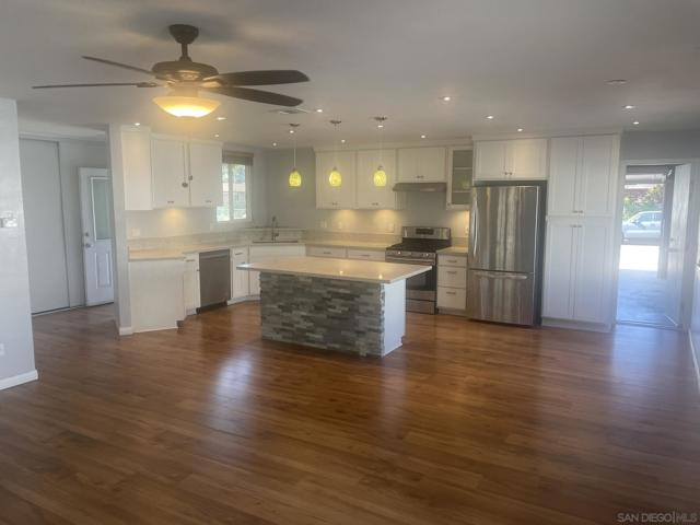 4043 Mira Costa St., Oceanside CA: https://media.crmls.org/mediaz/a89fe9cc-2838-4b3d-af99-d768972a6efc.jpg